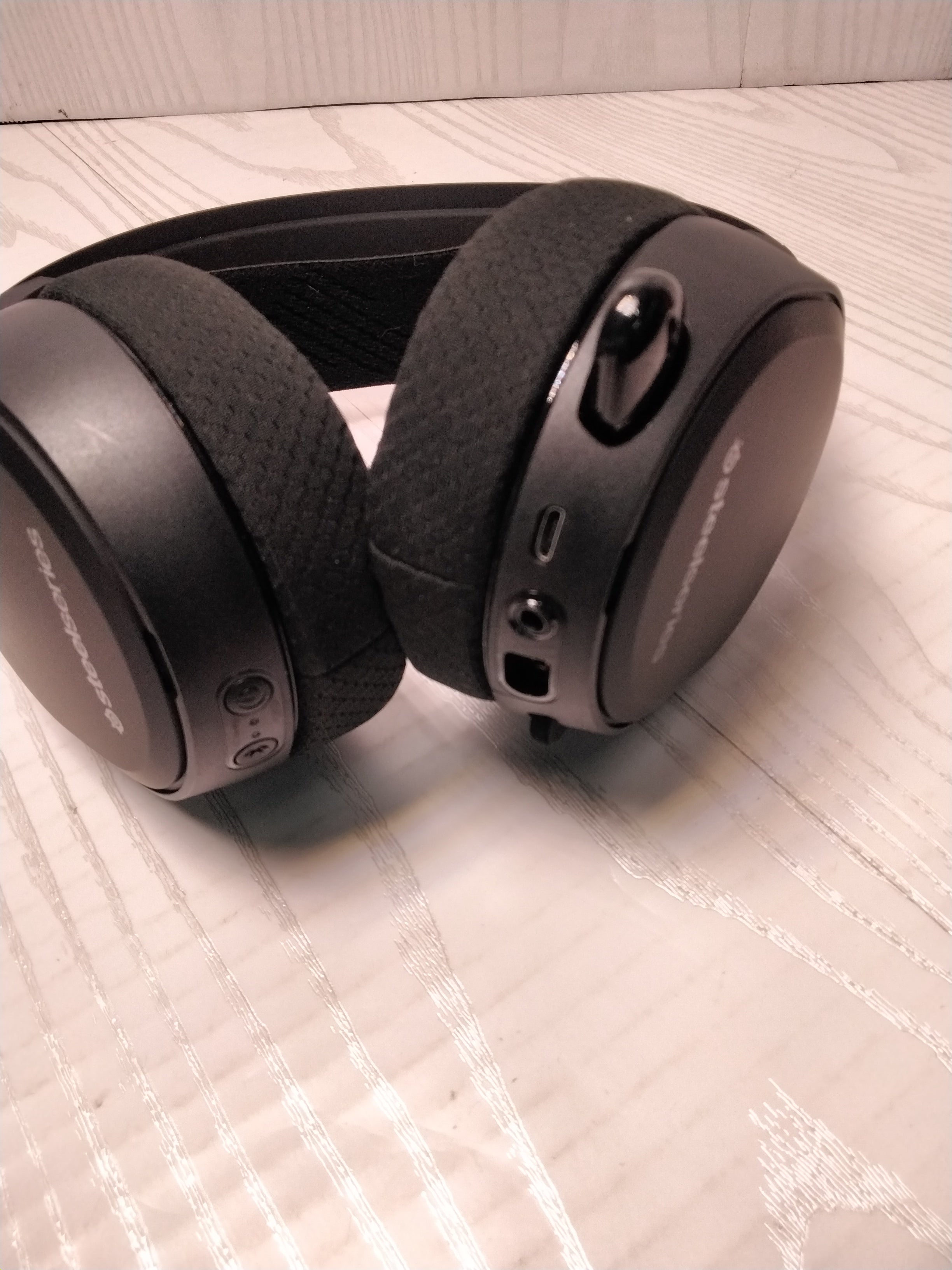 SteelSeries Arctis Pro Wireless Gaming Headset - Bluetooth for PS5/PS4 and PC (7869158883566)